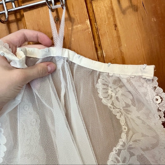 Vintage Union Made Wedding Dress & Vail - Picture 3 of 12